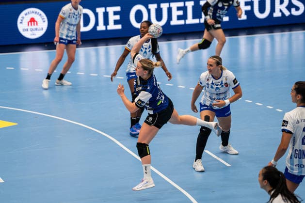 HSG Blomberg-Lippe (GER) vs. Gloria Bistrita (ROM), Handball, EHF Champions League Women, Gruppenphase, 6.9.2026, Saision 2026 2027, Lemgo Maxi Muehlner (HSG Blomberg-Lippe, 10) im Torwurf Lemgo Phoenix Contact Arena Deutschland