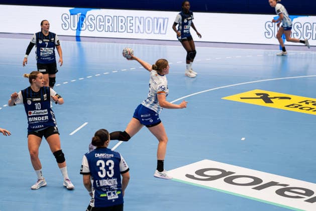 HSG Blomberg-Lippe (GER) vs. Gloria Bistrita (ROM), Handball, EHF Champions League Women, Gruppenphase, 6.9.2026, Saision 2026 2027, Lemgo Nina Engel (Gloria Bistrita, 06) im Torwurf Lemgo Phoenix Contact Arena Deutschland