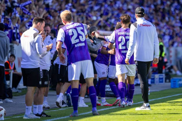 Die Spieler von VfL Osnabrueck jubelt ueber das Tor zum 1:0 durch Daniel Kofi Kyereh (VfL Osnabrueck, 07) GER, VfL Osnabrueck vs. Eintracht Braunschweig, Fussball, 2. Bundesliga, 4. Spieltag, Spielzeit 2026 2027, 06.09.2026 DFL Regulations prohibit any use of photographers as image sequences and or quasi-video. GER, VfL Osnabrueck vs. Eintracht Braunschweig, Fussball, 2. Bundesliga, 4. Spieltag, Spielzeit 2026 2027, 06.09.2026 Osnabrueck *** The VfL Osnabrück players celebrate Daniel Kofi Kyereh s goal to make it 1–0. VfL Osnabrück, 07 GER, VfL Osnabrück vs. Eintracht Braunschweig, Soccer, 2. Bundesliga, Matchday 4, 2026–2027 Season, September 6, 2026 DFL regulations prohibit any use of photographs as image sequences and or quasi-video GER, VfL Osnabrück vs. Eintracht Braunschweig, Soccer, 2. Bundesliga, Matchday 4, 2026–2027 season, September 6, 2026, Osnabrück Copyright: xEibner-Pressefoto JanxRollingerx EP_JSK