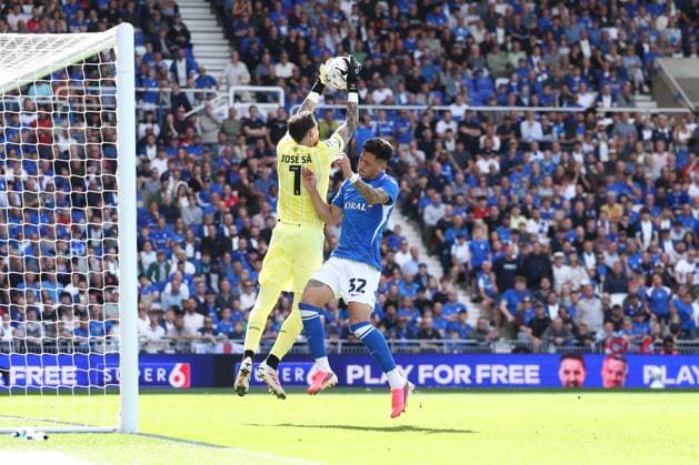 Josà Sa of Wolverhampton Wanderers and Luis Vazquez of Birmingham City Birmingham City v Wolverhampton Wanderers, EFL Sky Bet Championship, Football, St. Andrew s at Knighthead Park, Birmingham, UK - 06 Sep 2026Birmingham St. Andrew s at Knighthead Park United Kingdom EDITORIAL USE ONLY No use with unauthorised audio, video, data, fixture lists, club league logos or live services. Online in-match use limited to 120 images, no video emulation. No use in betting, games or single club league player publications. Copyright: xRyanxBrowne Shutterstockx 17135036di