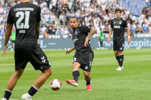 06.09.2026, xtgx, Fussball - 2.Bundesliga Hertha BSC Berlin - 1.FC Magdeburg emspor, v.l. Baris Atik (Magdeburg, 23) am Ball, plays the ball (DFL DFB REGULATIONS PROHIBIT ANY USE OF PHOTOGRAPHS as IMAGE SEQUENCES and or QUASI-VIDEO) Berlin *** September 6, 2026, xtgx, Soccer 2. Bundesliga Hertha BSC Berlin 1 FC Magdeburg emspor, from left: Baris Atik (Magdeburg), 23 with the ball, plays the ball. DFL and DFB regulations prohibit any use of photographs as image sequences and or quasi-video. Berlin