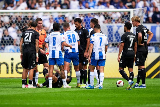 Gelb Rot fuer Paul Seguin (Hertha BSC, 30), GER, Hertha BSC vs. 1. FC Magdeburg, 2. Bundesliga, Saison 2026 2027, 04. Spieltag, 06.09.2026 (DFL REGULATIONS PROHIBIT ANY USE OF PHOTOGRAPHS AS IMAGE SEQUENCES AND OR QUASI - VIDEO). GER, Hertha BSC vs. 1. FC Magdeburg, 2. Bundesliga, Saison 2026 2027, 04. Spieltag, 06.09.2026 Berlin *** Yellow-Red Card for Paul Seguin, Hertha BSC, 30, GER, Hertha BSC vs. 1 FC Magdeburg, 2. Bundesliga, 2026–2027 Season, Matchday 4, September 6, 2026 DFL regulations prohibit any use of photographs as image sequences and or quasi-video GER, Hertha BSC vs. 1 FC Magdeburg, 2. Bundesliga, 2026–2027 season, Matchday 4, September 6, 2026, Berlin Copyright: xClaudiusxRauch,xEibner-Pressefotox xClaudiusxRauchx EP_CRH