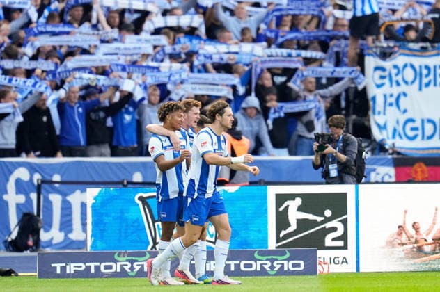 Oluwaseun Adewumi (Hertha BSC, 19), Sebastian Groenning (Hertha BSC, 17) und Josip Brekalo (Hertha BSC, 7), und Linus Gechter (Hertha BSC, 44) feiern nach einem Tor. GER, Hertha BSC vs 1. FC Magdeburg, 2. Bundesliga, 4. Spieltag, Saison 2026-27, Olympiastadion, Berlin, 06.09.2026 DFL REGULATIONS PROHIBIT ANY USE OF PHOTOGRAPHS AS IMAGE SEQUENCES AND OR QUASI-VIDEO GER, Hertha BSC vs 1. FC Magdeburg, 2. Bundesliga, 4. Spieltag, Saison 2026-27, 06.09.2026 Berlin *** Oluwaseun Adewumi (Hertha BSC), 19, Sebastian Groenning (Hertha BSC), 17, Josip Brekalo (Hertha BSC), 7, and Linus Gechter (Hertha BSC), 44, celebrate after a goal in the GER match between Hertha BSC and 1. FC Magdeburg, 2. Bundesliga, Matchday 4, 2026–27 season, Olympiastadion, Berlin, September 6, 2026. DFL regulations prohibit any use of photographs as image sequences and or quasi-video. GER, Hertha BSC vs. 1 FC Magdeburg, 2. Bundesliga, Matchday 4, 2026–27 season, September 6, 2026, Berlin Copyright: xEibner-Pressefoto ScottxColemanx EP_SCN