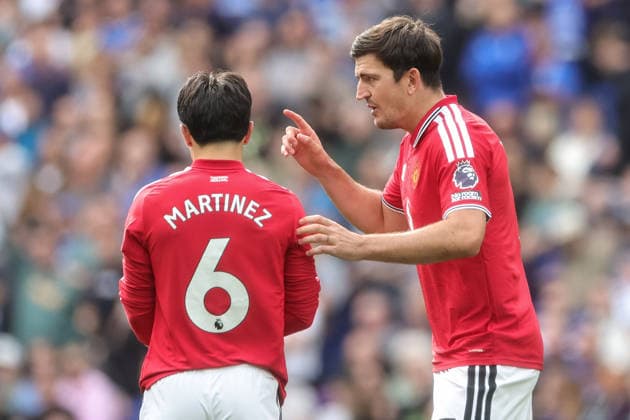 Premier League: Everton v Manchester United, ManU Harry Maguire of Manchester United speaks with Lisandro Martinez of Manchester United during the Premier League match Everton vs Manchester United at Hill Dickinson Stadium, Liverpool, United Kingdom on 06 September 2026 (Photo by Mark Cosgrove News Images) Liverpool Hill Dickinson Stadium Merseyside United Kingdom Copyright: xMarkxCosgrove NewsxImagesx