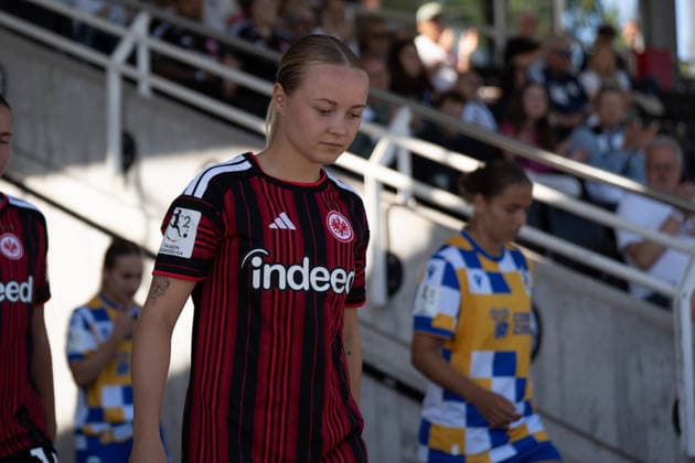06.09.2026, xhfmx, Fussball 2.Frauen Bundesliga, Eintracht Frankfurt II - Carl-Zeiss Jena Mia Büchele (Eintracht Frankfurt, 10) beim Einlaufen Frankfurt am Main *** September 6, 2026, xhfmx, Women s Bundesliga 2, Eintracht Frankfurt II vs. Carl Zeiss Jena, Mia Büchele (Eintracht Frankfurt), 10 players warming up in Frankfurt am Main