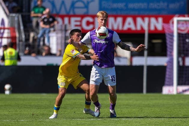 2026.09.06, xkwix, Fußball, 2.Liga, VfL Osnabrück - Eintracht Braunschweig, Stadion an der Bremer Brücke, 4.Spieltag, Saison 2026 2027: Bjarke Jacobsen (VfL Osnabrueck 15) im Zweikampf gegen Samuele Di Benedetto (Eintracht Braunschweig 10) DFB regulations prohibit any use of photographs as image sequences and or quasi-video. Photo: xKamilxWilkowskixPressefotoKochx Niedersachsen Deutschland *** September 6, 2026, xkwix, Soccer, 2. Bundesliga, VfL Osnabrück vs. Eintracht Braunschweig, Stadion an der Bremer Brücke, Matchday 4, 2026–2027 Season Bjarke Jacobsen (VfL Osnabrück 15) in a tackle against Samuele Di Benedetto (Eintracht Braunschweig 10) DFB regulations prohibit any use of photographs as image sequences and or quasi-video Photo by xKamilxWilkowskixPressefotoKochx Lower Saxony, Germany