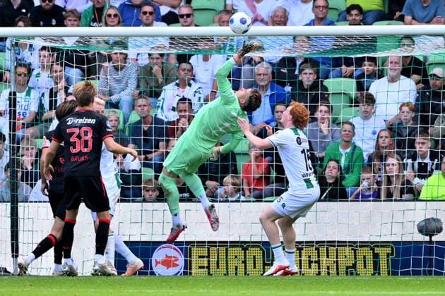 GRONINGEN - (lr) FC Groningen goalkeeper Etienne Vaessen, Elvis van der Laan of FC Groningen during the Dutch Eredivisie match between FC Groningen and FC Twente at the Euroborg stadium on 6 September 2026 in Groningen, the Netherlands. COR LASKER ANP Eredivisie 2026 27 xVIxANPxSportx xxANPxIVx 567367291 originalFilename: 567367291.jpg