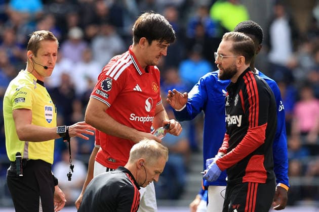 6th September 2026; Hill Dickinson Stadium, Liverpool, England; Premier League Football, Everton versus Manchester United, ManU Harry Maguire of Manchester United receives treatment for a facial injury DavidxBlunsden