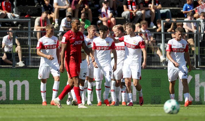 06.09.2026, xfsx, Herren, Fussball, Saison 2026 2027, 3. Liga, 4. Spieltag: FC Wuerzburger Kickers - VfB Stuttgart II v.li.: Stuttgarter Spielet mit Torjubel, celebrate the goal, goal celebration, Jubel ueber das Tor zum 1:2 durch Alexander Gross (VfB Stuttgart II) Wuerzburg AKON ARENA Bayern Deutschland