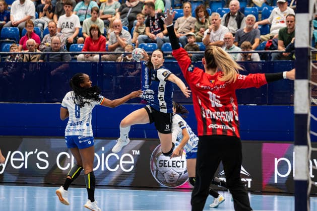 HSG Blomberg-Lippe (GER) vs. Gloria Bistrita (ROM), Handball, EHF Champions League Women, Gruppenphase, 6.9.2026, Saision 2026 2027, Lemgo Nuria Bucher (HSG Blomberg-Lippe, 21) im Torwurf Lemgo Phoenix Contact Arena Deutschland