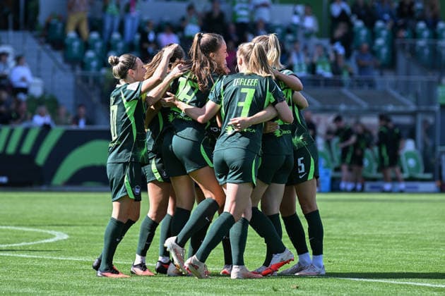 Fußball I Frauen I Saison 2026-2027 I Bundesliga I 3. Spieltag I VfL Wolfsburg - SV Werder Bremen I 06.09.2026 Torjubel Mara Alber (18, VfL Wolfsburg) mit der Mannschaft Wolfsburg AOK Stadion Niedersachsen Deutschland *** Soccer I Women s I 2026–2027 Season I Bundesliga I Matchday 3 I VfL Wolfsburg vs. SV Werder Bremen I September 6, 2026 Mara Alber celebrates her 18th goal, VfL Wolfsburg with the team at Wolfsburg AOK Stadium, Lower Saxony, Germany Copyright: xLobeca InesxHähnelx