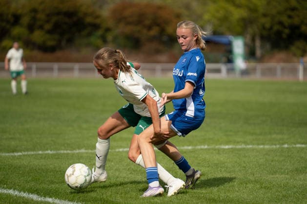 06.09.2026, xjyhynx, Frauen Fussball Regionalliga Süd, 2. Spieltag, Karlsruher SC - SpVgg Greuther Fürth v.l., Annika Mauch (8, SpVgg Greuther Fürth) im Zweikampf mit Mia Rodach (17, Karlsruher SC) (DFL DFB REGULATIONS PROHIBIT ANY USE OF PHOTOGRAPHS as IMAGE SEQUENCES and or QUASI-VIDEO) Karlsruhe