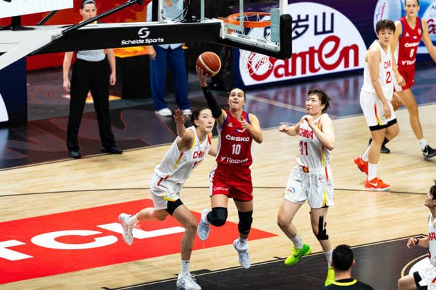 Eliska Joklova (Tschechien, 10) beim Korbleger, Xu Han (China, 15), Xinyu Luo (China, 11), GER, China vs. Tschechien, Basketball, FIBA Women s World Cup 2026, Gruppenphase, Spieltag 2, 06.09.2026 GER, China vs. Tschechien, Basketball, FIBA Women s World Cup 2026, Gruppenphase, Spieltag 2, 06.09.2026 Berlin Copyright: xEibner-Pressefoto MaxxVincenx EP_MVN