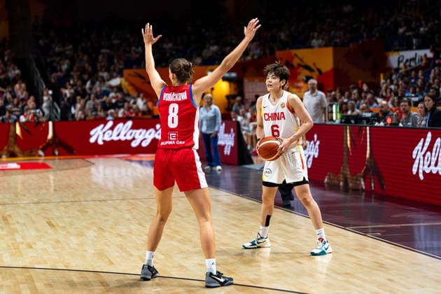 Shuyu Yang (China, 06) am Ball, Veronika Vorackova (Tschechien, 08), GER, China vs. Tschechien, Basketball, FIBA Women s World Cup 2026, Gruppenphase, Spieltag 2, 06.09.2026 GER, China vs. Tschechien, Basketball, FIBA Women s World Cup 2026, Gruppenphase, Spieltag 2, 06.09.2026 Berlin Copyright: xEibner-Pressefoto MaxxVincenx EP_MVN
