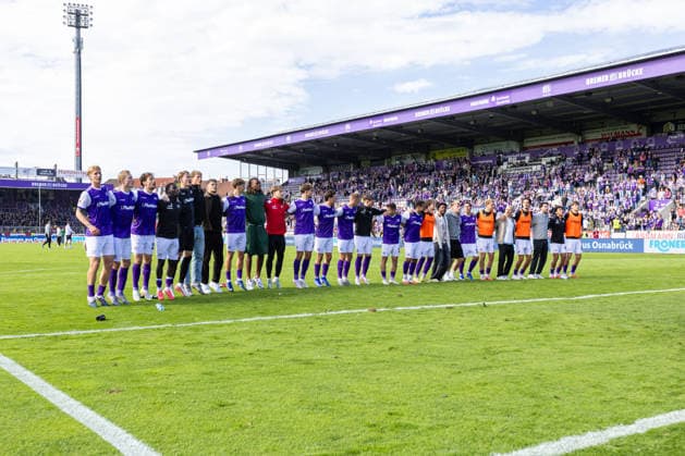 Die Spieler von VfL Osnabrueck jubeln nach Spielende ueber den 3:1 Sieg GER, VfL Osnabrueck vs. Eintracht Braunschweig, Fussball, 2. Bundesliga, 4. Spieltag, Spielzeit 2026 2027, 06.09.2026 DFL Regulations prohibit any use of photographers as image sequences and or quasi-video. GER, VfL Osnabrueck vs. Eintracht Braunschweig, Fussball, 2. Bundesliga, 4. Spieltag, Spielzeit 2026 2027, 06.09.2026 Osnabrueck *** The VfL Osnabrück players celebrate their 3-1 victory after the final whistle. GER, VfL Osnabrück vs. Eintracht Braunschweig, Soccer, 2. Bundesliga, Matchday 4, 2026–2027 season, September 6, 2026 DFL regulations prohibit any use of photographs as image sequences and or quasi-video GER, VfL Osnabrück vs. Eintracht Braunschweig, soccer, 2. Bundesliga, Matchday 4, 2026–2027 season, September 6, 2026, Osnabrück Copyright: xEibner-Pressefoto JanxRollingerx EP_JSK
