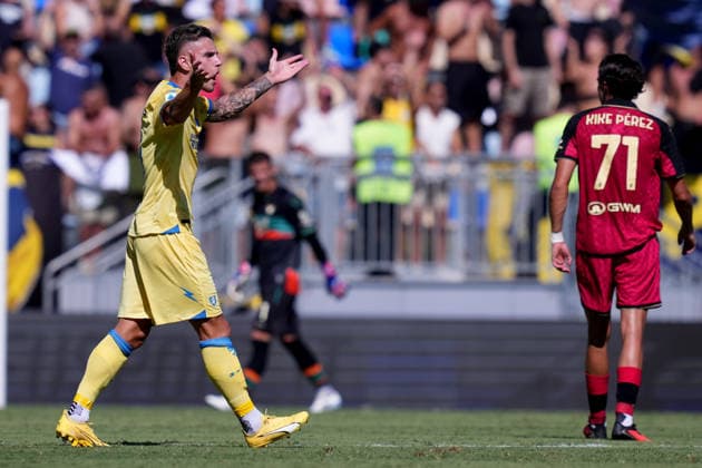 Frosinone s Antonio Raimondo celebrates after scoring during the Serie A EniLive soccer match between Frosinone and Venezia at the Frosinone Benito Stirpe stadium, Italy - Sunday, September 6, 2026 - Soccer ( Photo by Alfredo Falcone LaPresse )  Copyright: xAlfredoxFalcone LaPressex