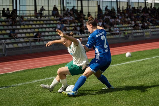 06.09.2026, xjyhynx, Frauen Fussball Regionalliga Süd, 2. Spieltag, Karlsruher SC - SpVgg Greuther Fürth v.l., Olivia Mend (9, SpVgg Greuther Fürth) im Zweikampf mit Pia Nagel (2, Karlsruher SC) (DFL DFB REGULATIONS PROHIBIT ANY USE OF PHOTOGRAPHS as IMAGE SEQUENCES and or QUASI-VIDEO) Karlsruhe