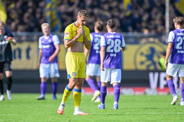 2. Bundesliga - 26 27 - VfL Osnabrück - Eintracht Braunschweig am 06.09.2026 an der Bremer Brücke in Osnabrück Jan Urbich (Braunschweig) unzufrieden, enttäuscht, enttaeuscht, niedergeschlagen. *** 2. Bundesliga, Matchday 26, VfL Osnabrück vs. Eintracht Braunschweig on September 6, 2026, at the Bremer Brücke in Osnabrück; Jan Urbich, Braunschweig: dissatisfied, disappointed, disheartened, dejected MT