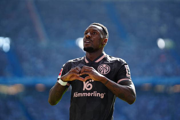 Torjubel nach Tor zum 0:1 Sheraldo Becker (1. FSV Mainz 05, 23) GER, Hamburger SV vs. 1. FSV Mainz 05, Fußball, 1. Bundesliga, Spieltag 02, Saison 2026 2027, 06.09.2026 DFL REGULATIONS PROHIBIT ANY USE OF PHOTOGRAPHS AS IMAGE SEQUENCES AND OR QUASI-VIDEO GER, Hamburger SV vs. 1. FSV Mainz 05, Fußball, 1. Bundesliga, Spieltag 02, Saison 2026 2027, 06.09.2026 Hamburg *** Goal celebration after Sheraldo Becker scores the 0-1 goal for 1. FSV Mainz 05, 23 GER, Hamburger SV vs. 1. FSV Mainz 05, Soccer, Bundesliga 1, Matchday 02, 2026–2027 Season, September 6, 2026 DFL regulations prohibit any use of photographs as image sequences and or quasi-video, GER, Hamburger SV vs. 1. FSV Mainz 05, soccer, 1st Bundesliga, Matchday 2, 2026–2027 season, September 6, 2026, Hamburg Copyright: xEibner-Pressefoto MarcelxvonxFehrnx EP_MFN