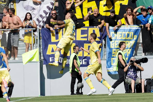Serie a football match Frosinone Calcio vs Venezia Frosinone s Italian forward Antonio Raimondo celebrates after scoring a goal of 1- 0 during the Serie A football match between Frosinone Calcio vs Venezia at the Benito Stirpe stadium in Frosinone, Italy on September 06, 2026. _BPH3418 Copyright: xAntonioxBalascox