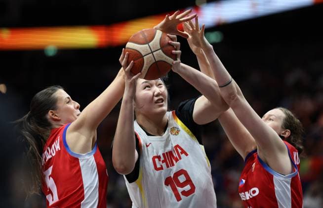 China™ Ziyu Zhang fights for the ball during a game between China and the Czech Republic in the group phase at the FIBA Women s Basketball World Cup, on Sunday 6 September 2026, in Berlin, Germany. The FIBA Women s Basketball World Cup takes place in Berlin from 4 to 23 September 2026. VIRGINIExLEFOUR  x185443900x