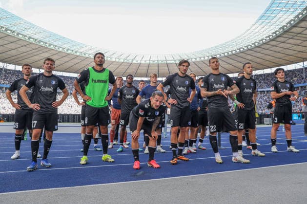 06.09.2026, xtgx, Fussball - 2.Bundesliga Hertha BSC Berlin - 1.FC Magdeburg emspor, v.l. Magdeburg enttaeuscht, schaut enttaeuscht, niedergeschlagen, disappointed (DFL DFB REGULATIONS PROHIBIT ANY USE OF PHOTOGRAPHS as IMAGE SEQUENCES and or QUASI-VIDEO) Berlin *** September 6, 2026, xtgx, Soccer, 2. Bundesliga: Hertha BSC Berlin 1 FC Magdeburg emspor, from left: Magdeburg disappointed, looking disappointed, dejected, disappointed DFL DFB REGULATIONS PROHIBIT ANY USE OF PHOTOGRAPHS as IMAGE SEQUENCES and or QUASI-VIDEO Berlin