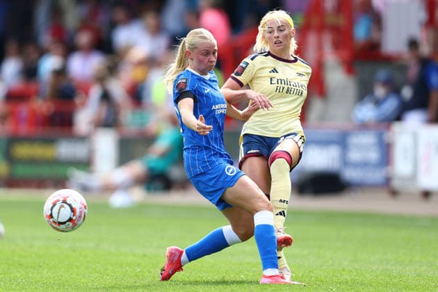 Crawley, England, 6th September 2026. Chloe Kelly of Arsenal plays the ball past Emilie Joramo of Brighton & Hove Albion during the Brighton Women vs Arsenal Women Barclays Women s Super League match at Broadfield Stadium, Crawley. Picture credit should read: Paul Terry Sportimage EDITORIAL USE ONLY. No use with unauthorised audio, video, data, fixture lists, club league logos or live services. Online in-match use limited to 120 images, no video emulation. No use in betting, games or single club league player publications. SPI_030_PT_Brighton_W_Arsenal_W SPI-4977-0030