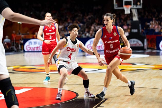 Veronika Vorackova (Tschechien, 08) im Dribbling, Yuan Li (China, 04), GER, China vs. Tschechien, Basketball, FIBA Women s World Cup 2026, Gruppenphase, Spieltag 2, 06.09.2026 GER, China vs. Tschechien, Basketball, FIBA Women s World Cup 2026, Gruppenphase, Spieltag 2, 06.09.2026 Berlin Copyright: xEibner-Pressefoto MaxxVincenx EP_MVN