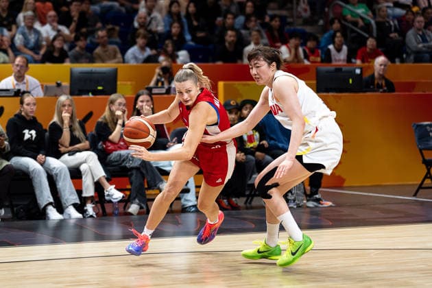 Petra Malikova (Tschechien, 07) im Dribbling gegen Xinyu Luo (China, 11), GER, China vs. Tschechien, Basketball, FIBA Women s World Cup 2026, Gruppenphase, Spieltag 2, 06.09.2026 GER, China vs. Tschechien, Basketball, FIBA Women s World Cup 2026, Gruppenphase, Spieltag 2, 06.09.2026 Berlin Copyright: xEibner-Pressefoto MaxxVincenx EP_MVN