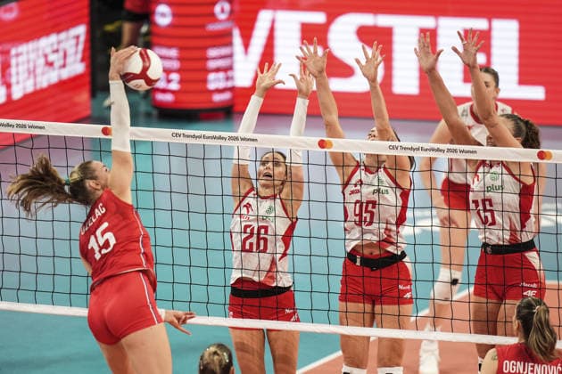 Poland v Serbia - CEV EuroVolley 2026 ISTANBUL, TURKIYE - SEPTEMBER 6: Poland s Katarzyna Wenerska (26) in action against Serbia s Aleksandra Uzelac (15) during the third-place match between Poland and Serbia at the Trendyol 2026 CEV Women s European Volleyball Championship at Sinan Erdem Sports Hall in Istanbul, Turkiye, on September 6, 2026. Agit Erdi Ulukaya Anadolu Istanbul Turkey. Editorial use only. Please get in touch for any other usage.  Copyright: x2026xAnadoluxAgitxErdixUlukayax