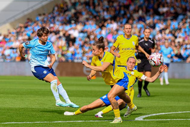 MANCHESTER, ENGLAND - September 6: Aoba Fujino of Manchester City takes a shot during the Barclays Womens Super League game between Manchester City and Birmingham City at Joie Stadium on September 6, 2026 in Manchester, England. (Photo by Natalie Mincher Sports Press Photo) Copyright: xNataliexMincher SPPx Sportspressphoto_SPR224735