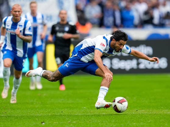 Kevin Sessa (Hertha BSC, 8) am Ball. GER, Hertha BSC vs 1. FC Magdeburg, 2. Bundesliga, 4. Spieltag, Saison 2026-27, Olympiastadion, Berlin, 06.09.2026 DFL REGULATIONS PROHIBIT ANY USE OF PHOTOGRAPHS AS IMAGE SEQUENCES AND OR QUASI-VIDEO GER, Hertha BSC vs 1. FC Magdeburg, 2. Bundesliga, 4. Spieltag, Saison 2026-27, 06.09.2026 Berlin *** Kevin Sessa, Hertha BSC, 8 on the ball (GER), Hertha BSC vs. 1 FC Magdeburg, 2. Bundesliga, Matchday 4, 2026–27 season, Olympiastadion, Berlin, September 6, 2026 DFL regulations prohibit any use of photographs as image sequences and or quasi-video GER, Hertha BSC vs. 1 FC Magdeburg, 2. Bundesliga, Matchday 4, 2026–27 Season, September 6, 2026, Berlin Copyright: xEibner-Pressefoto ScottxColemanx EP_SCN
