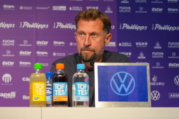 Lars Kornetka (Eintracht Braunschweig, Trainer) in der Pressekonferenz, Gesichtsausdruck, Mimik, Emotion, Deutschland: Fussball, 2. Bundesliga, Saison 2026 27, 4. Spieltag, 06.09.2026, VfL Osnabrück vs Eintracht Braunschweig, Stadion Bremer Brücke (Osnabrück, Niedersachsen) *** Lars Kornetka, Eintracht Braunschweig, coach at a press conference, facial expression, facial gestures, emotion, German soccer, 2. Bundesliga, 2026–27 season, Matchday 4, September 6, 2026, VfL Osnabrück vs. Eintracht Braunschweig, Bremer Brücke Stadium, Osnabrück, Lower Saxony Copyright: xLeonxFrickx