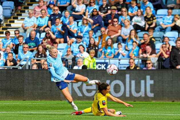 MANCHESTER, ENGLAND - September 6: Marie Levasseur of Birmingham City slides in and takes the ball from Alex Greenwood of Manchester City during the Barclays Womens Super League game between Manchester City and Birmingham City at Joie Stadium on September 6, 2026 in Manchester, England. (Photo by Natalie Mincher Sports Press Photo) Copyright: xNataliexMincher SPPx Sportspressphoto_SPR224737
