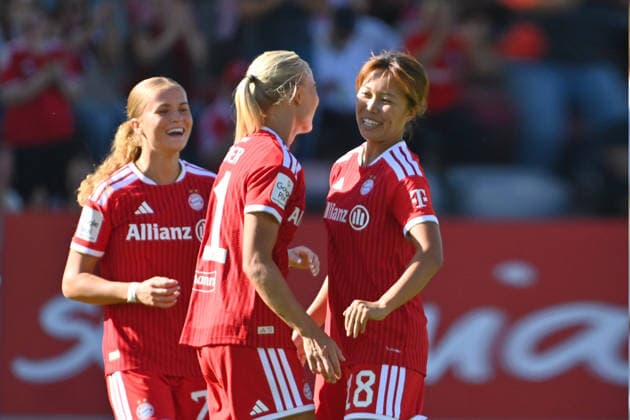 Torjubel v.re:Momoko TANIKAWA (FCB),mit Pernile HARDER (FCB), und Sophie PROSST (FCB) nach Tor zum 1-0, Jubel,Freude,Begeisterung,Aktion. Fussball Google Pixel Bundesliga der Frauen Saison 2026 2027, 3.Spieltag, Spieltag03 FC Bayern Muenchen Frauen - SC Freiburg am 06.09.2026 FC BAYERN CAMPUS *** Goal celebration by Momoko TANIKAWA (FCB), with Pernile HARDER (FCB) and Sophie PROSST (FCB) after the 1-0 goal—celebration, joy, excitement, action—soccer, Google Pixel, Women’s Bundesliga, 2026–2027 season, Matchday 3, Matchday 03: FC Bayern Munich Women vs. SC Freiburg on September 6, 2026, FC BAYERN CAMPUS