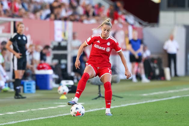 Giulia Gwinn (FC Bayern Muenchen, 07) mit Ball, GER, FC Bayern Muenchen vs. SC Freiburg, Fussball, Google Pixel Frauen-Bundesliga, 3. Spieltag, Saison 2026 2027, 06.09.2026, DFL DFB REGULATIONS PROHIBIT ANY USE OF PHOTOGRAPHS as IMAGE SEQUENCES and or QUASI-VIDEO, GER, FC Bayern Muenchen vs. SC Freiburg, Fussball, Google Pixel Frauen-Bundesliga, 3. Spieltag, Saison 2026 2027, 06.09.2026 Muenchen *** Giulia Gwinn, FC Bayern Munich, No. 7 with the ball, GER, FC Bayern Munich vs. SC Freiburg, soccer, Google Pixel Women s Bundesliga, Matchday 3, 2026–2027 season, September 6, 2026, DFL and DFB regulations prohibit any use of photographs as image sequences and or quasi-video, GER, FC Bayern Munich vs. SC Freiburg, soccer, Google Pixel Women’s Bundesliga, Matchday 3, 2026–2027 season, September 6, 2026, Munich Copyright: xEibner-Pressefoto JennixMaulx EP_JML
