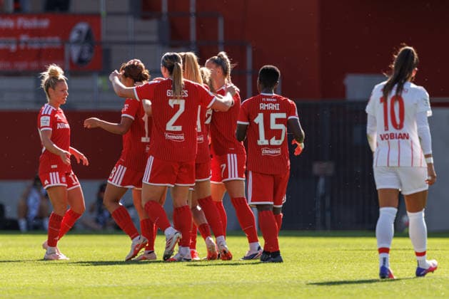 Team (FC Bayern München) Tor zum 1 : 0 beim Spiel zwischen FC Bayern München v SC Freiburg, Fussball, Frauen, Google Pixel Frauen-Bundesliga, 2026 2027, 3.Spieltag am 06.09.2026 in München, FC Bayern Campus. DFL and DFB regulations prohibit any use of photographs as image sequences and or quasi-video. Bayern Deutschland *** FC Bayern Munich scores the 1-0 goal in the match between FC Bayern Munich and SC Freiburg, Soccer, Women s, Google Pixel Women s Bundesliga, 2026–2027, Matchday 3 on September 6, 2026, in Munich, FC Bayern Campus. DFL and DFB regulations prohibit any use of photographs as image sequences and or quasi-video. Bayern, Germany