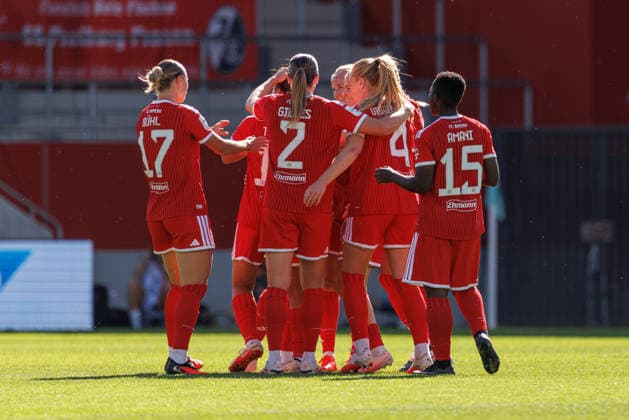 Team (FC Bayern München) Tor zum 1 : 0 beim Spiel zwischen FC Bayern München v SC Freiburg, Fussball, Frauen, Google Pixel Frauen-Bundesliga, 2026 2027, 3.Spieltag am 06.09.2026 in München, FC Bayern Campus. DFL and DFB regulations prohibit any use of photographs as image sequences and or quasi-video. Bayern Deutschland *** FC Bayern Munich scores the 1-0 goal in the match between FC Bayern Munich and SC Freiburg, Soccer, Women s, Google Pixel Women s Bundesliga, 2026–2027, Matchday 3 on September 6, 2026, in Munich, FC Bayern Campus. DFL and DFB regulations prohibit any use of photographs as image sequences and or quasi-video. Bayern, Germany