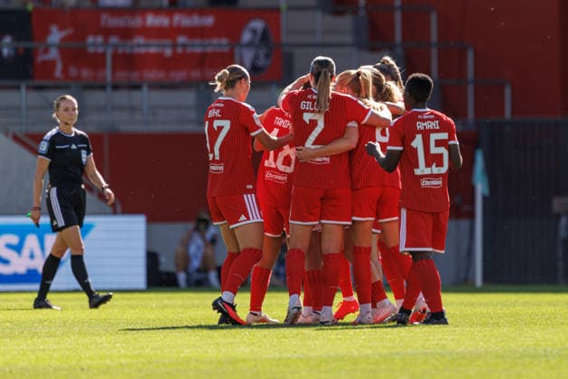 Team (FC Bayern München) Tor zum 1 : 0 beim Spiel zwischen FC Bayern München v SC Freiburg, Fussball, Frauen, Google Pixel Frauen-Bundesliga, 2026 2027, 3.Spieltag am 06.09.2026 in München, FC Bayern Campus. DFL and DFB regulations prohibit any use of photographs as image sequences and or quasi-video. Bayern Deutschland *** FC Bayern Munich scores the 1–0 goal in the match between FC Bayern Munich and SC Freiburg, Soccer, Women, Google Pixel Women s Bundesliga, 2026–2027, Matchday 3 on September 6, 2026, in Munich, FC Bayern Campus. DFL and DFB regulations prohibit any use of photographs as image sequences and or quasi-video. Bayern, Germany
