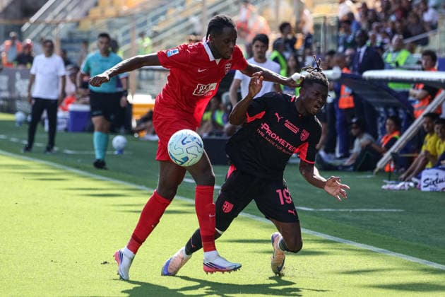 September 6, 2026, Parma: Parma™s El Bilal Toure fights for the ball against during the italian soccer Serie A match between Parma Calcio 1913 vs AC Monza on sept. 6, 2026 at the Stadio Ennio Tardini in Parma, Italy. ANSA Soccer: Serie A; Parma Vs Monza  - ZUMAa110 20260906_zaf_a110_075 Copyright: xLorenzoxCattanix