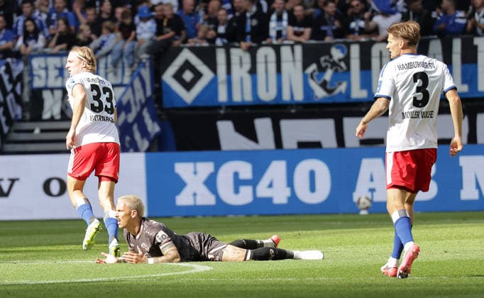 Phillip Tietz (1.FSV Mainz 05) Fussball, Herren, Saison 2026 2027,1.Liga, Volksparkstadion, Hamburger SV gegen Mainz 05 DFL REGULATIONS PROHIBIT ANY USE OF PHOTOGRAPHS AS IMAGE SEQUENCES AND OR QUASI-VIDEO. *** Phillip Tietz 1 FSV Mainz 05 Soccer, Men s, 2026–2027 season, 1. Bundesliga, Volksparkstadion, Hamburger SV vs. Mainz 05 DFL REGULATIONS PROHIBIT ANY USE OF PHOTOGRAPHS AS IMAGE SEQUENCES AND OR QUASI-VIDEO