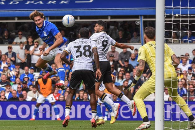 Birmingham City v Wolverhampton Wanderers, Sky Bet Championship, St Andrews @ Knighthead Park, Birmingham, UK - 6 September 2026 Birmingham City s Phil Neumann headed effort on goal , UK NEWSPAPERS OUT Copyright: xRichardxBowcottx
