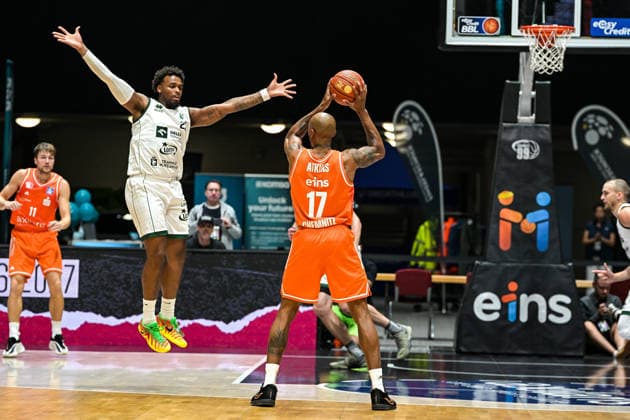 easyCredit Basketball Bundesliga, Testspiel, Niners Chemnitz - Legia Warschau 06.09.2026 ab 15.00 Uhr Chemnitz, Chemnitz Arena Im Foto: 17 Darion Atkins, 11 Elias Rödl, easyCredit Basketball Bundesliga, Testspiel, Niners Chemnitz - Legia Warschau Chemnitz Sachsen Deutschland Copyright: xEHLxMedia MichelxKöhlerx 20260609-Niners-Chemnitz-Legia-Warschau_005