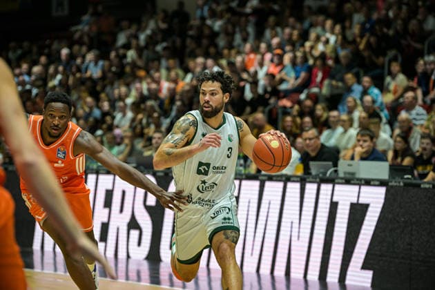 easyCredit Basketball Bundesliga, Testspiel, Niners Chemnitz - Legia Warschau 06.09.2026 ab 15.00 Uhr Chemnitz, Chemnitz Arena Im Foto: 03 Arguster Daniels IV, 01 Phlandrous Fleming JR easyCredit Basketball Bundesliga, Testspiel, Niners Chemnitz - Legia Warschau Chemnitz Sachsen Deutschland Copyright: xEHLxMedia MichelxKöhlerx 20260609-Niners-Chemnitz-Legia-Warschau_008