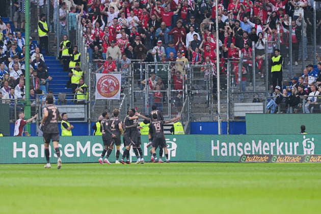 Torjubel 1. FSV Mainz 05 nach Tor zum 0:3 Phillip Tietz (1. FSV Mainz 05, 09) GER, Hamburger SV vs. 1. FSV Mainz 05, Fußball, 1. Bundesliga, Spieltag 02, Saison 2026 2027, 06.09.2026 DFL REGULATIONS PROHIBIT ANY USE OF PHOTOGRAPHS AS IMAGE SEQUENCES AND OR QUASI-VIDEO GER, Hamburger SV vs. 1. FSV Mainz 05, Fußball, 1. Bundesliga, Spieltag 02, Saison 2026 2027, 06.09.2026 Hamburg *** Goal Celebration: 1 FSV Mainz 05 after Phillip Tietz s goal to make it 0–3, 1 FSV Mainz 05, 09 GER, Hamburger SV vs. 1 FSV Mainz 05, Soccer, 1 Bundesliga, Matchday 02, 2026–2027 season, September 6, 2026 DFL REGULATIONS PROHIBIT ANY USE OF PHOTOGRAPHS AS IMAGE SEQUENCES AND OR QUASI-VIDEO GER, Hamburger SV vs. 1. FSV Mainz 05, soccer, 1st Bundesliga, Matchday 02, 2026–2027 season, September 6, 2026, Hamburg Copyright: xEibner-Pressefoto MarcelxvonxFehrnx EP_MFN