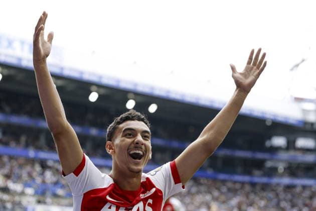 HEERENVEEN - Ayoub Oufkir of AZ Alkmaar celebrates scoring the 2-3 during the Dutch Eredivisie match between SC Heerenveen and AZ Alkmaar at the Abe Lenstra Stadium on September 6, 2026, in Heerenveen, the Netherlands. VINCENT JANNINK ANP 2026 27 2026 27 xVIxANPxSportx xxANPxIVx 567377590 originalFilename: 567377590.jpg