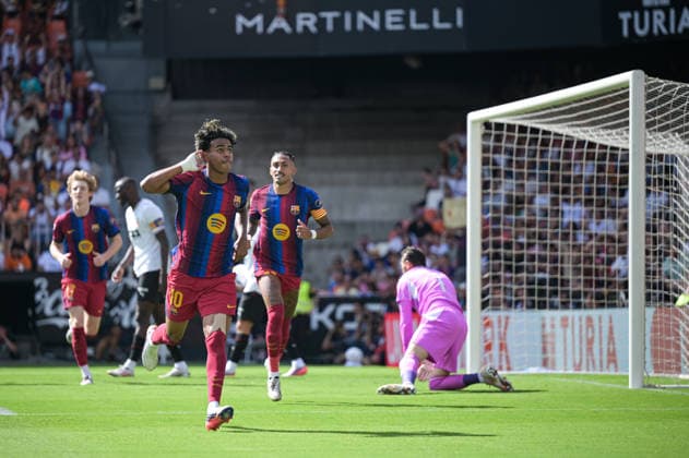ESP: Valencia CF vs FC Barcelona, Barca - La Liga EA Sports VALENCIA, SPAIN - SEPTEMBER 6: Lamine Yamal of FC Barcelona celebrate his goal during the match between Valencia CF and FC Barcelona of La Liga EA Sports on September 6, 2026 at Mestalla Stadium in Valencia, Spain. (Photo by Samuel Carreno) Valencia Valencia Valencia Spain Copyright: xSamuelxCarrenox samcargad_060926_26-2
