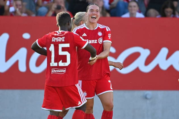 Torjubel v.re: Torschuetzin Vanessa GILLES (FCB), Bernadette KAKOUNAN AMANI (FCB) nach Tor zum 2-0, Jubel,Freude,Begeisterung,Aktion. Fussball Google Pixel Bundesliga der Frauen Saison 2026 2027, 3.Spieltag, Spieltag03 FC Bayern Muenchen Frauen - SC Freiburg am 06.09.2026 FC BAYERN CAMPUS *** Goal celebration by goal scorer Vanessa GILLES (FCB) and Bernadette KAKOUNAN AMANI (FCB) after scoring the 2-0 goal; celebration, joy, excitement, soccer action—Google Pixel, Women’s Bundesliga, 2026–2027 season, Matchday 3, Matchday 03: FC Bayern Munich Women vs. SC Freiburg on September 6, 2026, FC BAYERN CAMPUS