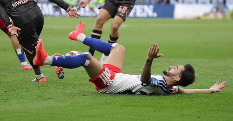 Fabio Vieira (Hamburger SV) Fussball, Herren, Saison 2026 2027,1.Liga, Volksparkstadion, Hamburger SV gegen Mainz 05 DFL REGULATIONS PROHIBIT ANY USE OF PHOTOGRAPHS AS IMAGE SEQUENCES AND OR QUASI-VIDEO. *** Fabio Vieira, Hamburger SV Soccer, Men s Team, 2026–2027 Season, 1. Bundesliga, Volksparkstadion, Hamburger SV vs. Mainz 05. DFL regulations prohibit any use of photographs as image sequences and or quasi-video.