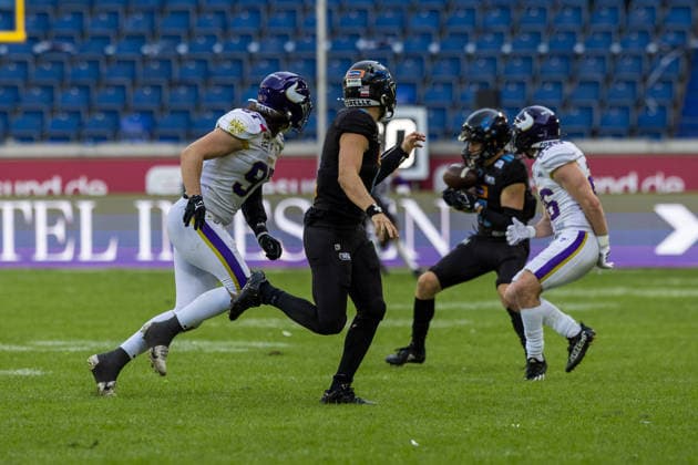 8 Jameson Wang (Quarterback) Panthers Wroclaw pass the ball Vienna Vikings vs Panthers Wroclaw, American Football League Europe, Golden Bowl Final, 2026, 06.09.2026, Duisburg Schauinsland-Reisen-Arena Germany Copyright: xPFA ChristopherxMettkenx